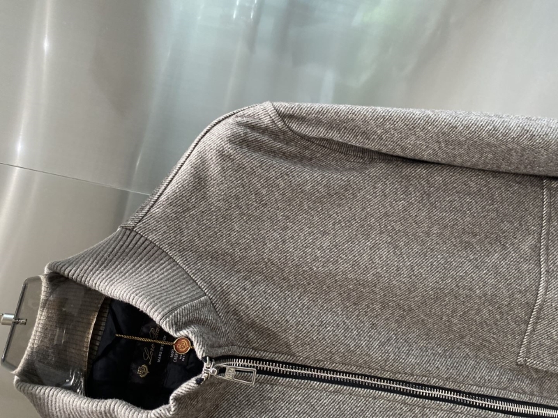 L0r0 P1ana outwear
